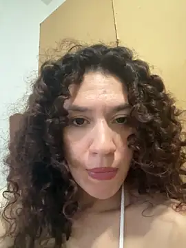 aliinaki26 online show from April 16, 11:51 pm