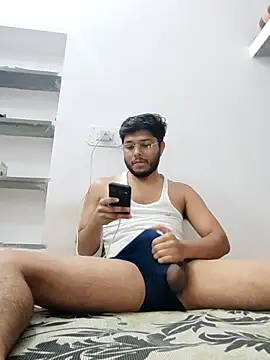 Snapshot of boy0p chatting on April 11, 9:30 pm boy0p online show from April 11, 9:30 pm