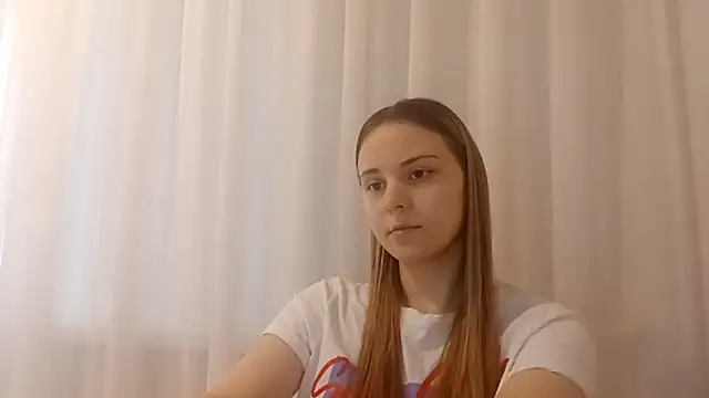 Snapshot of SadyeEntel chatting on April 12, 9:47 am SadyeEntel online show from April 12, 9:47 am