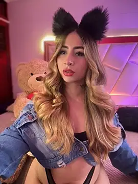 Snapshot of abbymodell1 chatting on June 6, 9:19 pm abbymodell1 online show from June 6, 9:19 pm