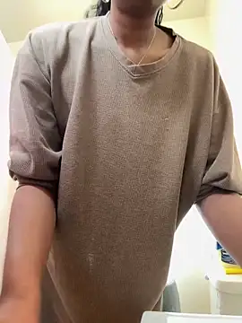 Snapshot of MsSexy2u chatting on April 13, 3:28 pm MsSexy2u online show from April 13, 3:28 pm