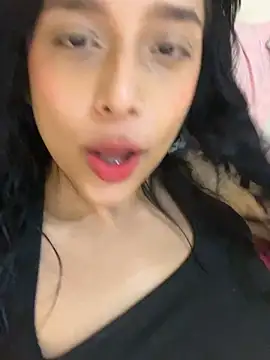 milakitti online show from May 1, 8:13 pm