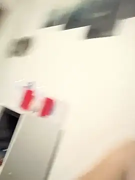 Snapshot of joshe40 chatting on April 13, 1:38 pm joshe40 online show from April 13, 1:38 pm