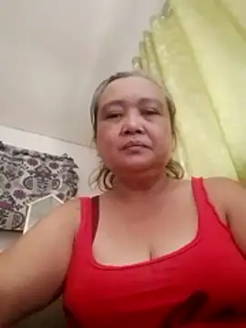 jeanyummytits online show from June 4, 3:45 am
