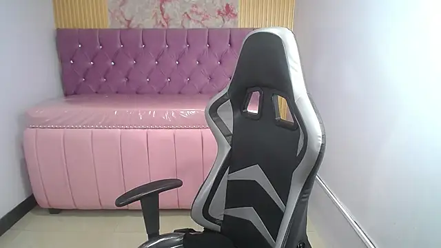 Snapshot of Kailee_ch chatting on April 13, 1:05 pm Kailee ch online show from April 13, 1:05 pm