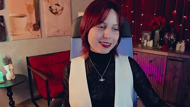 VivienneHebert online show from May 12, 12:57 pm