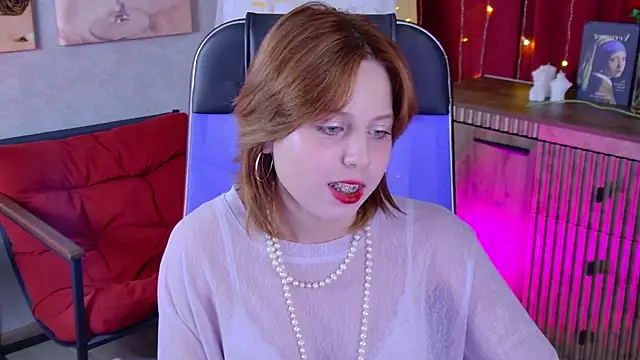 VivienneHebert online show from June 2, 12:29 pm