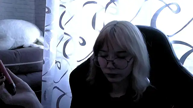 Snapshot of Vi_Nika chatting on April 15, 1:40 pm Vi Nika online show from April 15, 1:40 pm