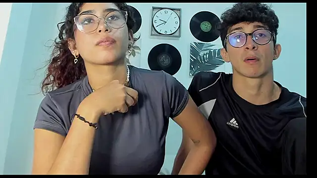 Snapshot of alanandtifany chatting on May 4, 7:21 pm alanandtifany online show from May 4, 7:21 pm