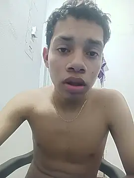 Snapshot of curious_straight_guy chatting on June 5, 1:56 am curious straight guy online show from June 5, 1:56 am