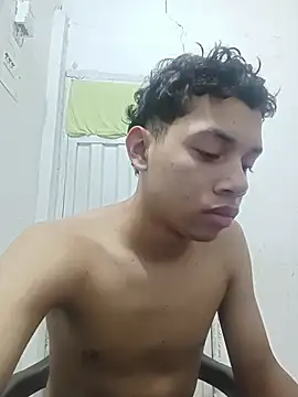 Snapshot of curious_straight_guy chatting on July 11, 2:14 am curious straight guy online show from July 11, 2:14 am