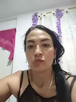 Snapshot of LuluDream chatting on July 14, 1:19 am LuluDream online show from July 14, 1:19 am