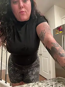 kittyykat767 online show from June 26, 3:44 am
