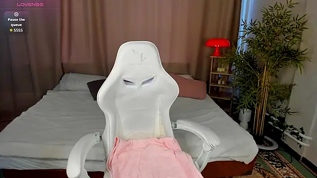 alis tauber online show from July 16, 9:26 am