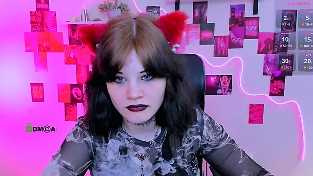Snapshot of nikki_kiss_ chatting on May 14, 9:05 am nikki kiss online show from May 14, 9:05 am