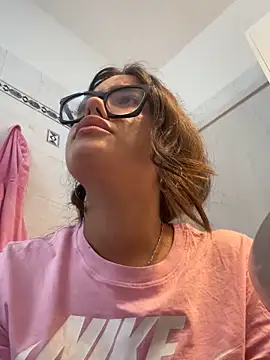 Sofialapazzerella online show from May 6, 2:33 pm