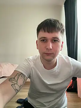Snapshot of submarine_ chatting on April 14, 12:44 pm submarine online show from April 14, 12:44 pm