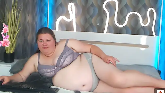 Bella Blvck online show from May 27, 5:54 pm