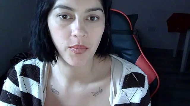 Snapshot of Bandida553 chatting on July 25, 8:50 pm Bandida553 online show from July 25, 8:50 pm