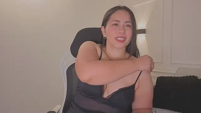 Snapshot of valeriavg chatting on June 3, 11:35 am valeriavg online show from June 3, 11:35 am