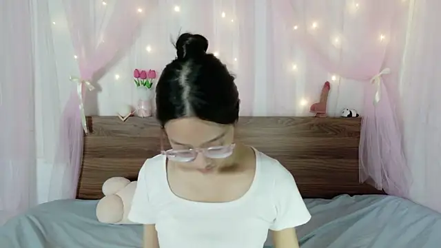 shy pink doll online show from July 22, 3:48 pm