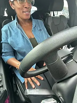 ThatNanNextDoor online show from April 15, 12:12 pm