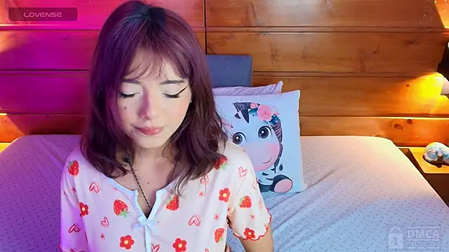 lily reeds online show from July 12, 7:38 pm