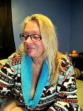 Snapshot of RavensLove chatting on May 17, 11:45 pm RavensLove online show from May 17, 11:45 pm