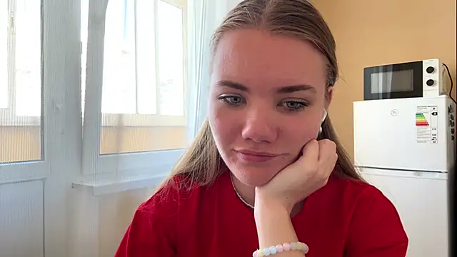 Snapshot of doana_bebriti chatting on June 4, 11:38 am doana bebriti online show from June 4, 11:38 am