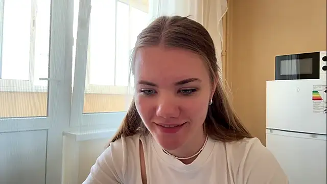 Snapshot of doana_bebriti chatting on June 5, 11:27 am doana bebriti online show from June 5, 11:27 am