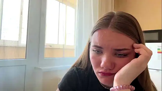 Snapshot of doana_bebriti chatting on June 18, 9:14 am doana bebriti online show from June 18, 9:14 am