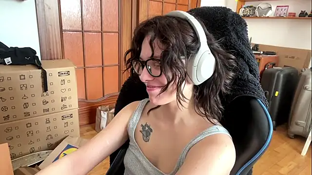 PillowPeachX online show from May 24, 8:19 am