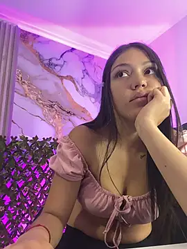 Snapshot of thalia_ec chatting on June 18, 12:20 pm thalia ec online show from June 18, 12:20 pm