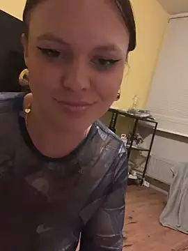 Snapshot of SweetLikaaa chatting on May 2, 10:15 pm SweetLikaaa online show from May 2, 10:15 pm