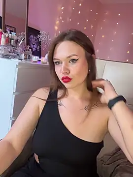 Snapshot of SweetLikaaa chatting on June 6, 5:06 pm SweetLikaaa online show from June 6, 5:06 pm