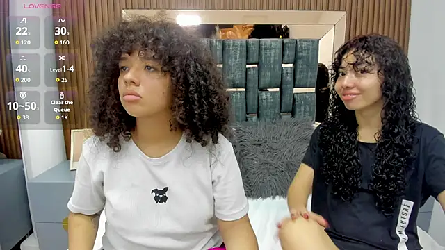Chloe and Violeta online show from May 1, 11:59 am