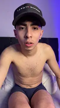 Snapshot of michaell_twinkk chatting on June 3, 5:51 pm michaell twinkk online show from June 3, 5:51 pm