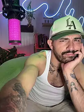 NickyThix online show from April 14, 4:07 am