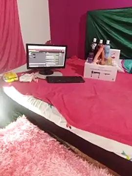 Snapshot of Kaissy_dollts chatting on April 15, 8:32 am Kaissy dollts online show from April 15, 8:32 am