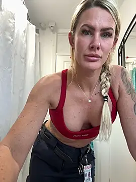 Snapshot of Savannah_Rae chatting on May 11, 7:22 pm Savannah Rae online show from May 11, 7:22 pm