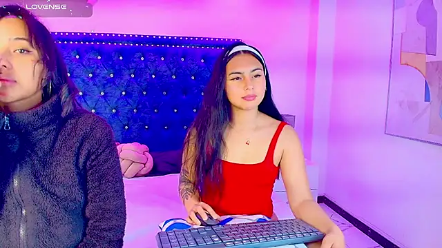 Snapshot of Serena_and_zoe chatting on April 17, 8:01 pm Serena and zoe online show from April 17, 8:01 pm