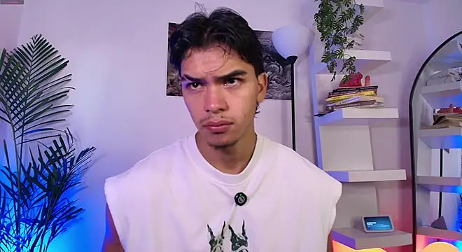 andyypalmer  online show from June 13, 11:41 am