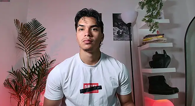 andyypalmer  online show from June 16, 5:21 am