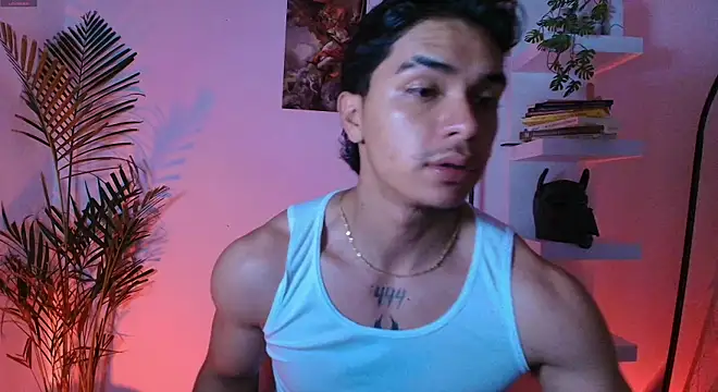 andyypalmer  online show from June 18, 5:41 am