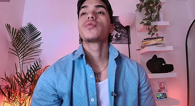 andyypalmer  online show from June 20, 11:46 am