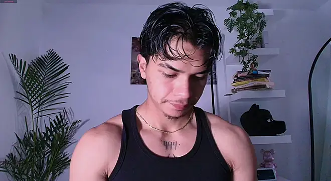 andyypalmer  online show from June 23, 5:38 am