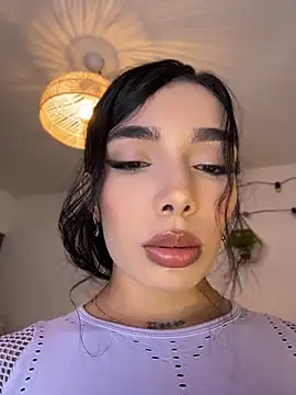 Snapshot of milasantana_ chatting on June 30, 10:22 pm milasantana online show from June 30, 10:22 pm