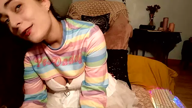 missclochette online show from July 14, 5:51 pm