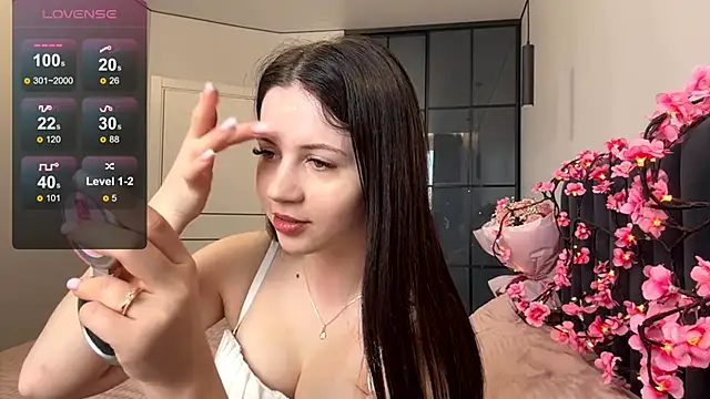 Rose Retslav online show from April 21, 9:26 am