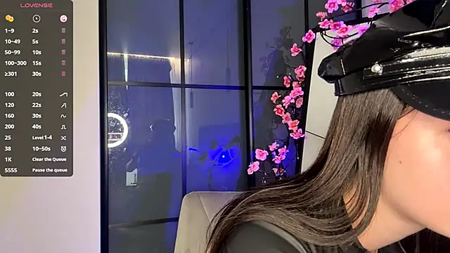 Rose Retslav online show from June 13, 1:09 pm